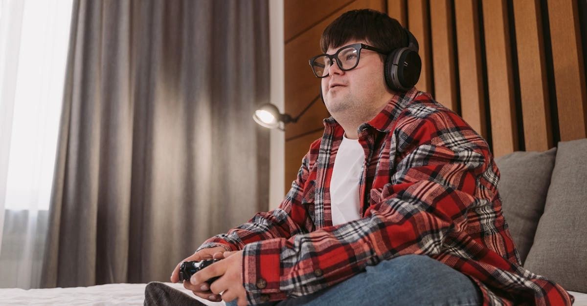 Люди играют в активные игры на свежем воздухе